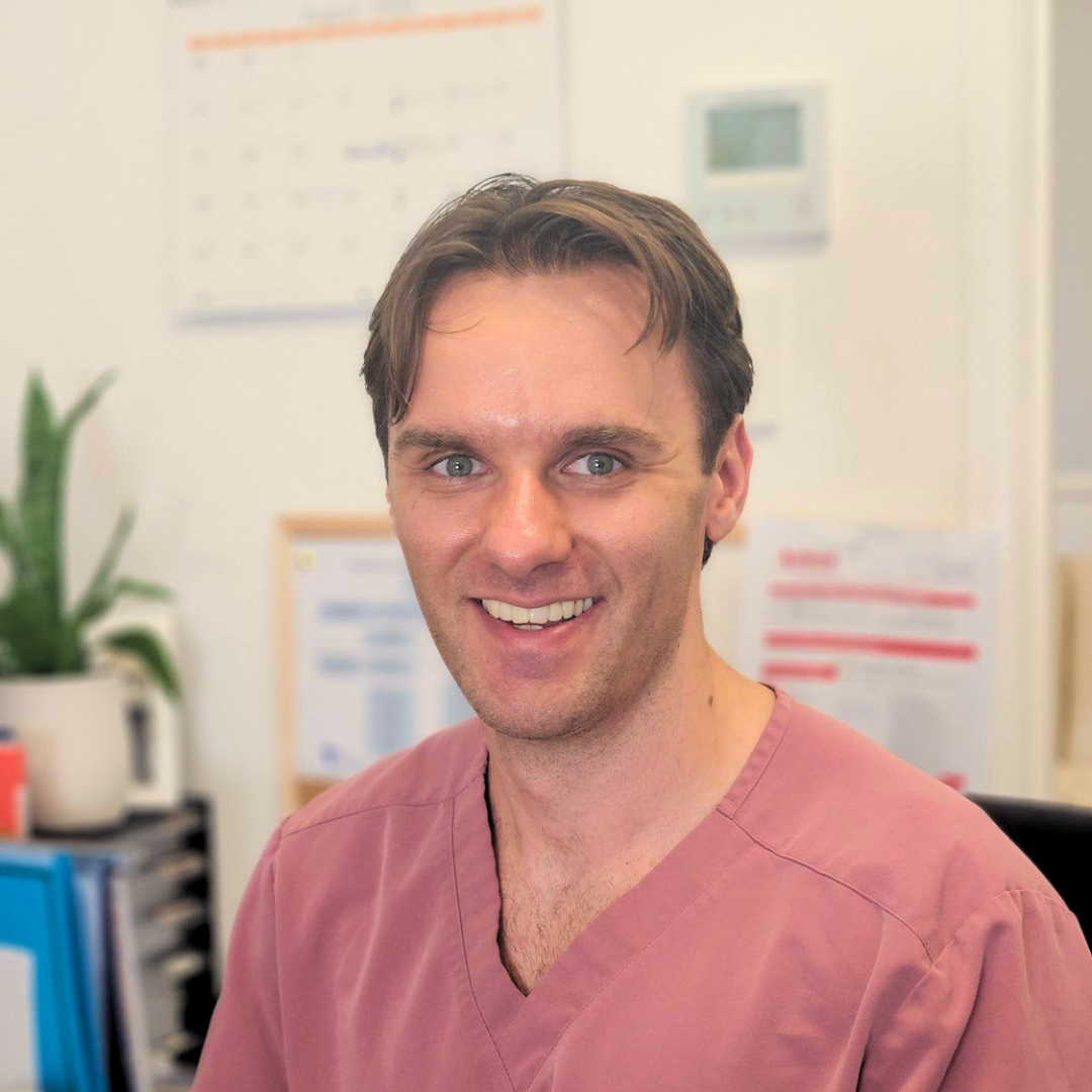 Dr Alex Schreiber Headshot (1)